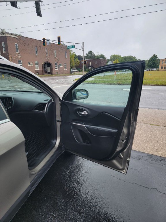 2019 Jeep Cherokee Image 23