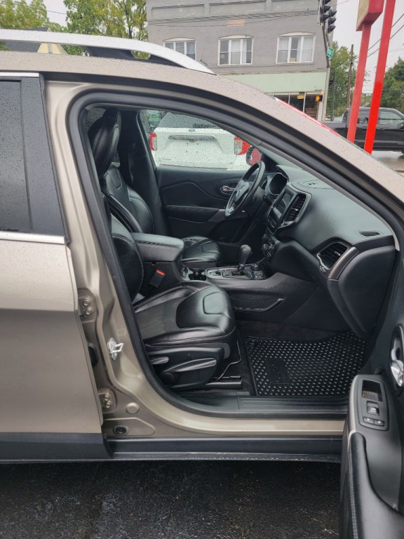 2019 Jeep Cherokee Image 42