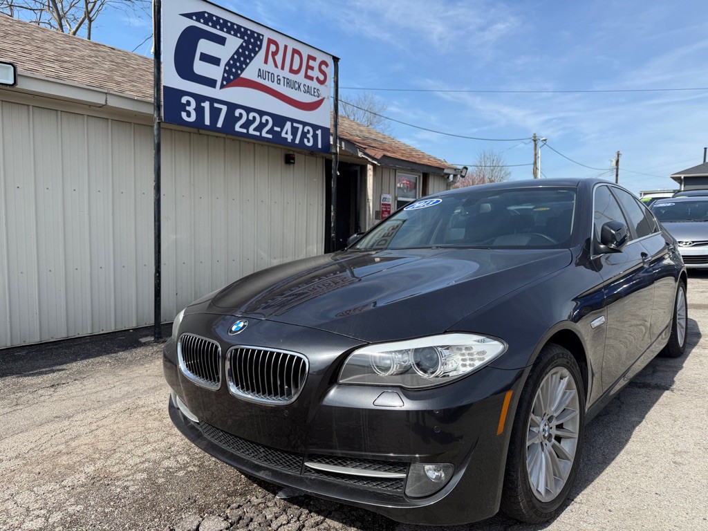 2013 BMW 5 Series Image 2