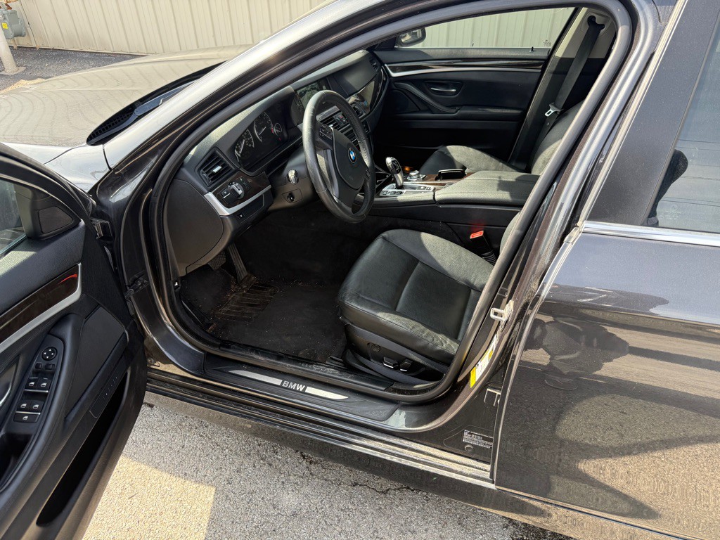 2013 BMW 5 Series Image 16