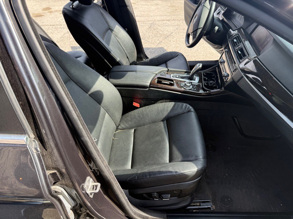 2013 BMW 5 Series Image 27