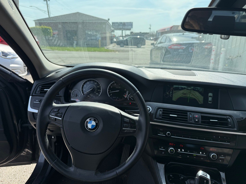 2013 BMW 5 Series Image 32