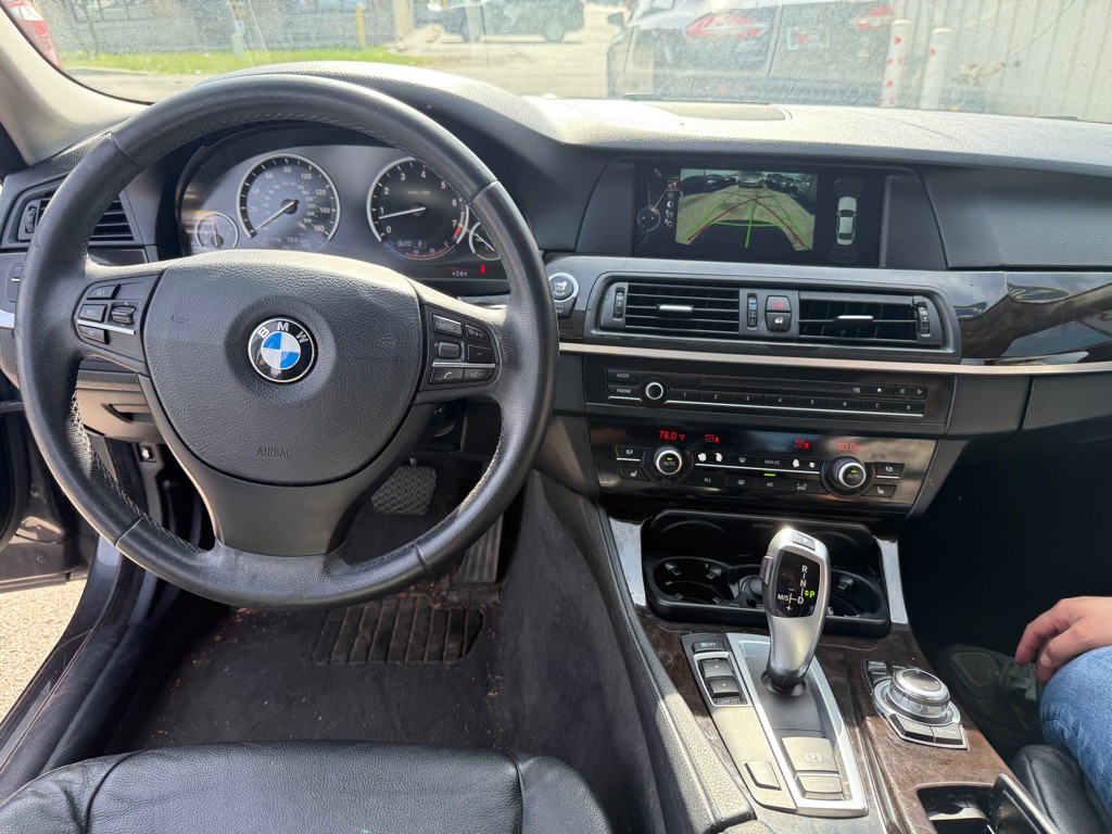 2013 BMW 5 Series Image 33