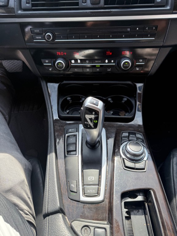 2013 BMW 5 Series Image 36