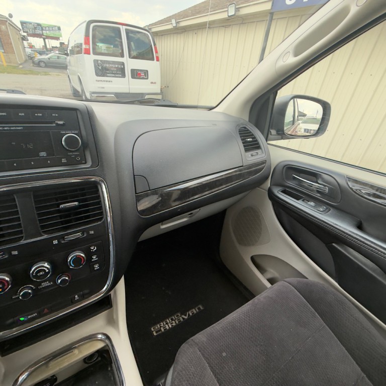 2014 Dodge Grand Caravan Image 25