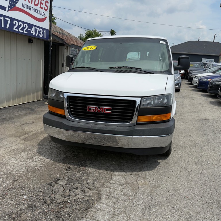 2017 GMC Savana Image 1