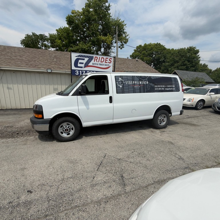 2017 GMC Savana Image 3