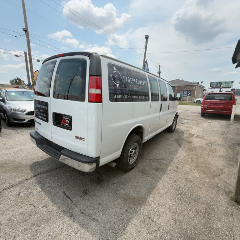2017 GMC Savana Image 8