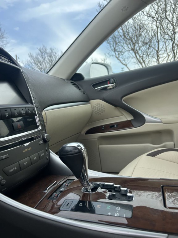 2011 Lexus IS 250 Image 8