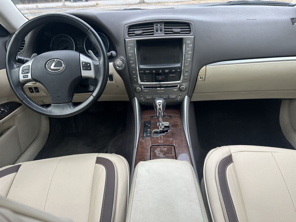 2011 Lexus IS 250 Image 11