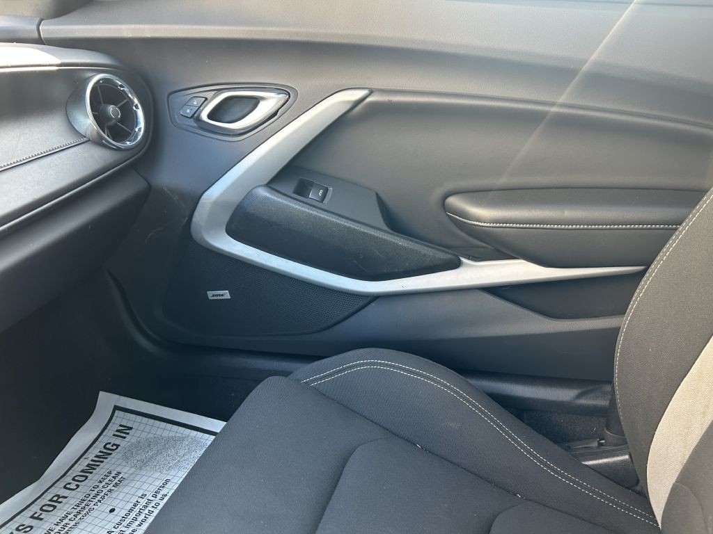 2019 Chevrolet Camaro Image 11