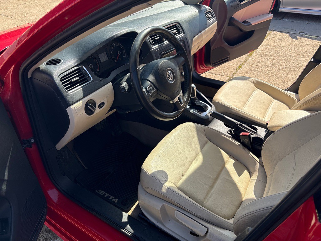 2011 Volkswagen Jetta Image 9