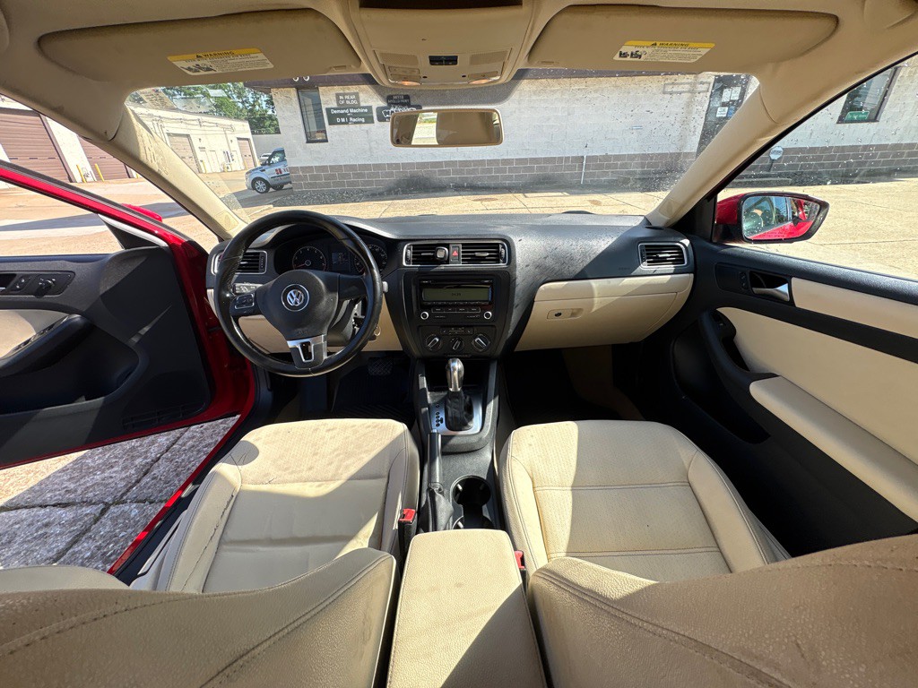 2011 Volkswagen Jetta Image 13