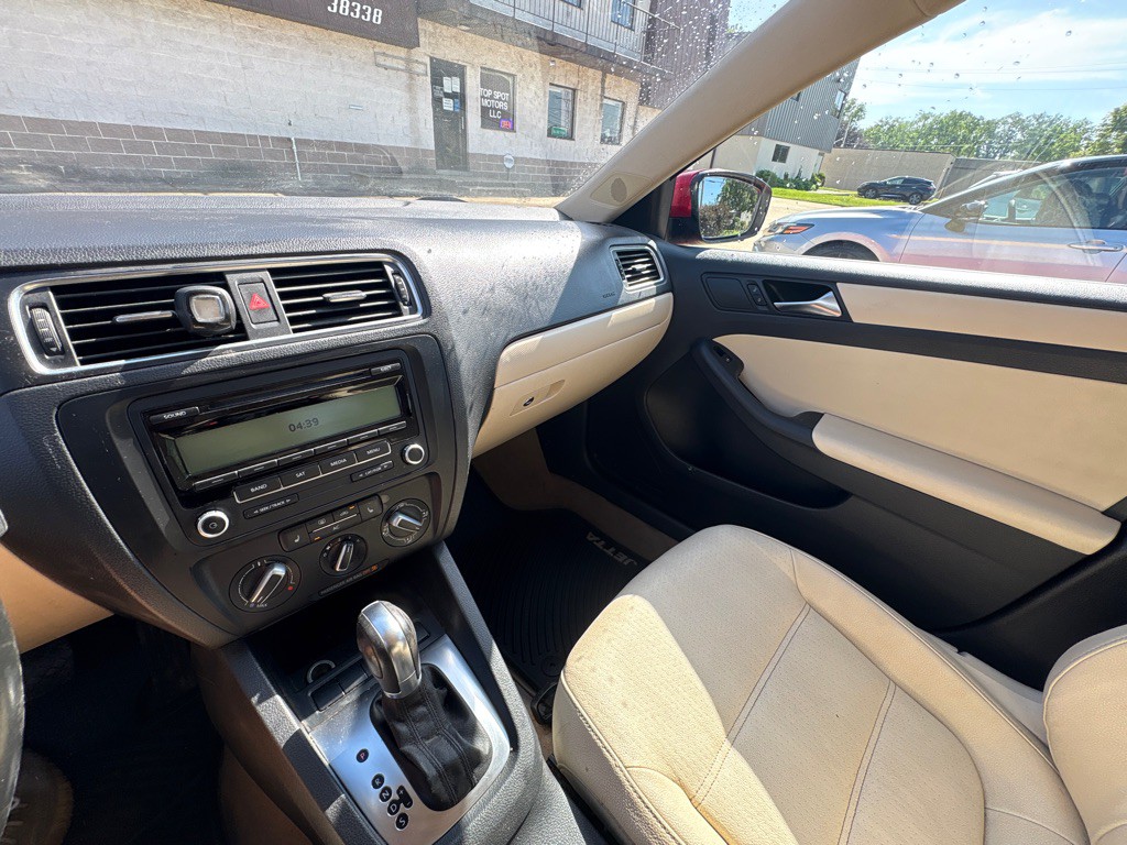 2011 Volkswagen Jetta Image 15