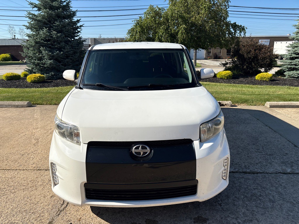 2013 Scion xB Image 2