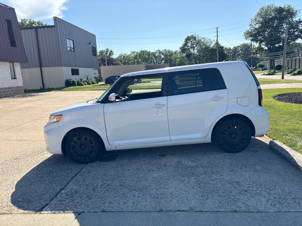 2013 Scion xB Image 4