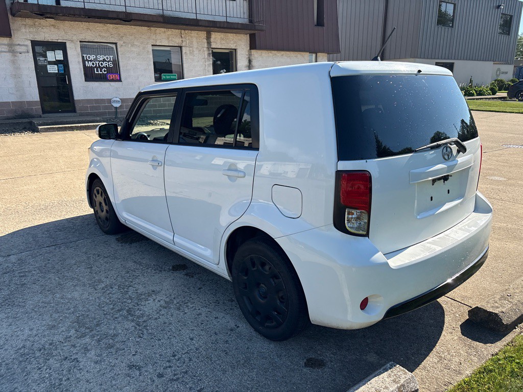 2013 Scion xB Image 5