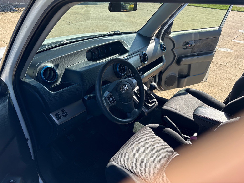 2013 Scion xB Image 9