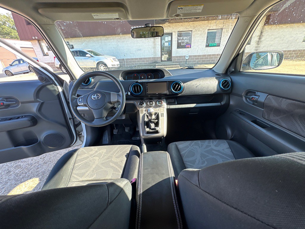 2013 Scion xB Image 13
