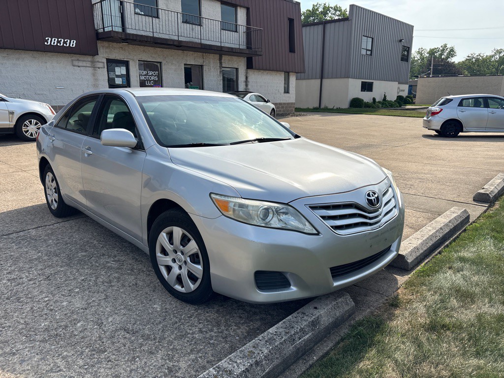 2011 Toyota Camry Image 1