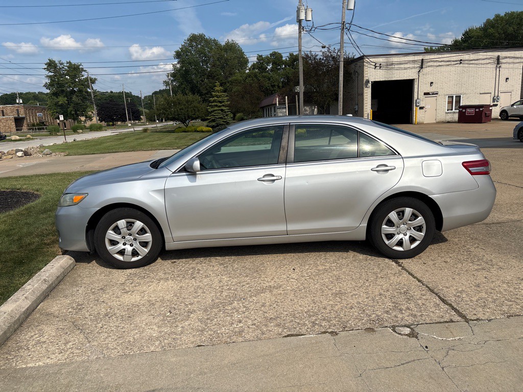 2011 Toyota Camry Image 4