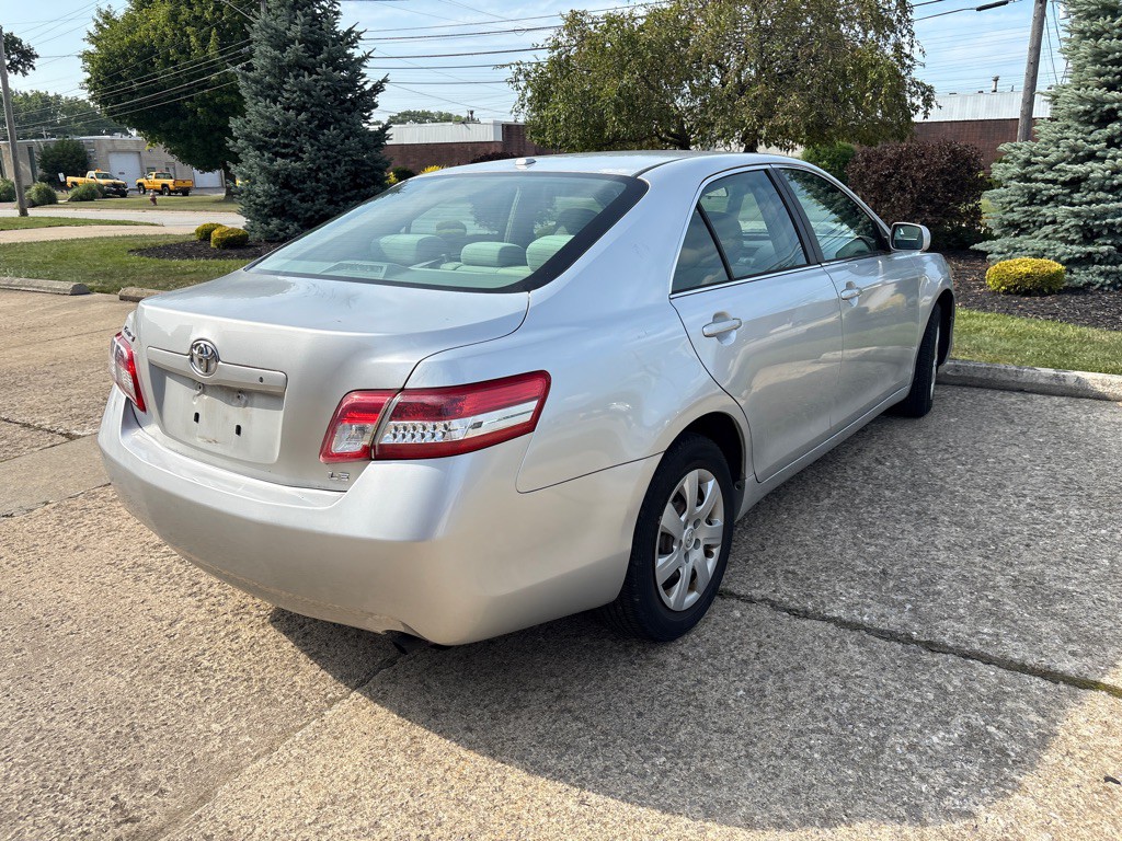 2011 Toyota Camry Image 7