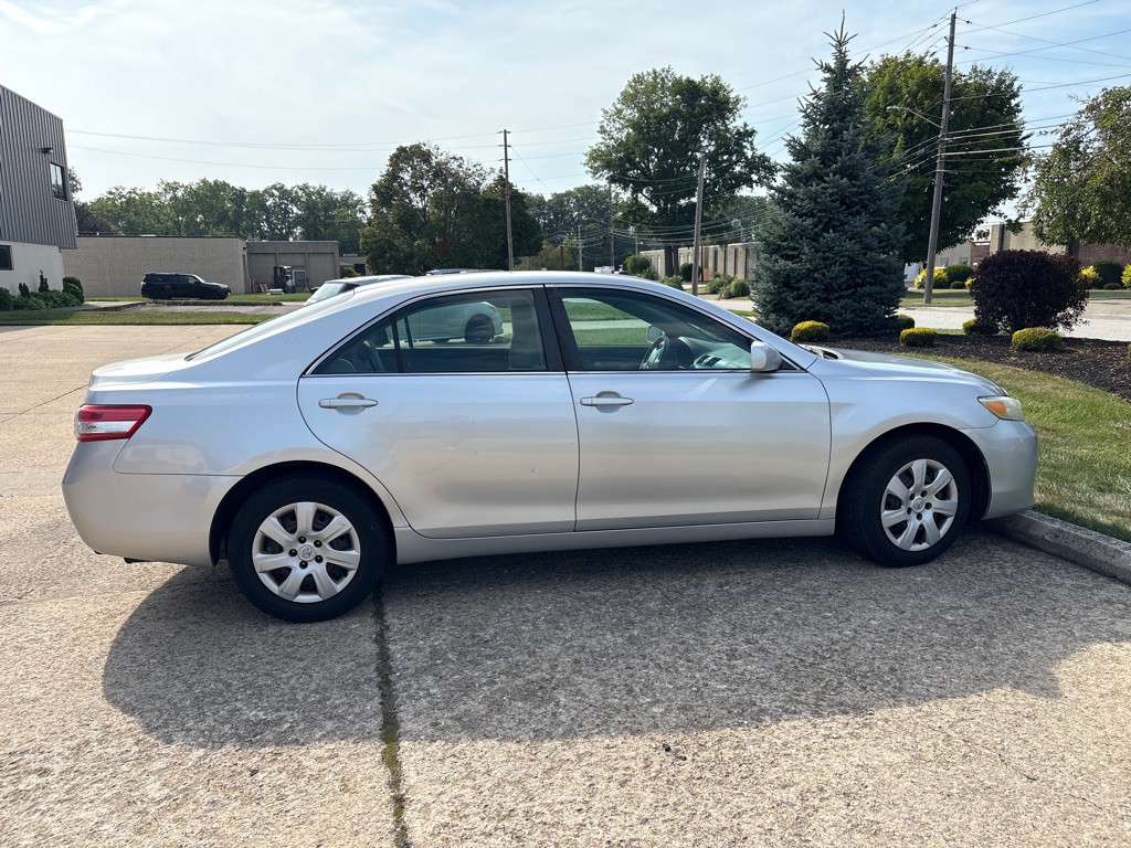 2011 Toyota Camry Image 8