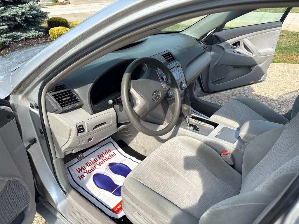 2011 Toyota Camry Image 9