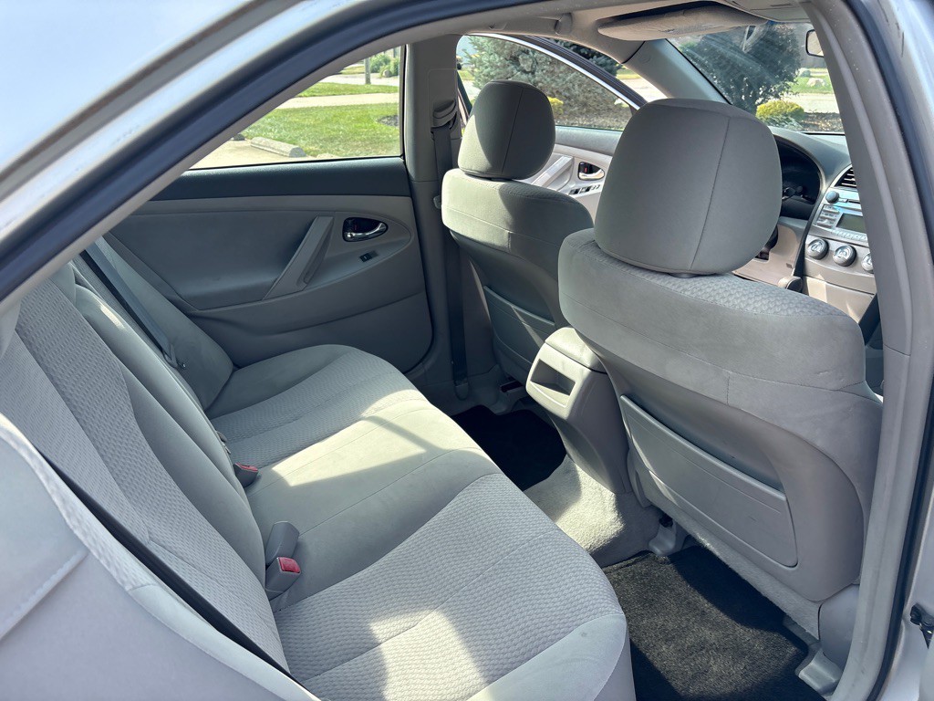 2011 Toyota Camry Image 12