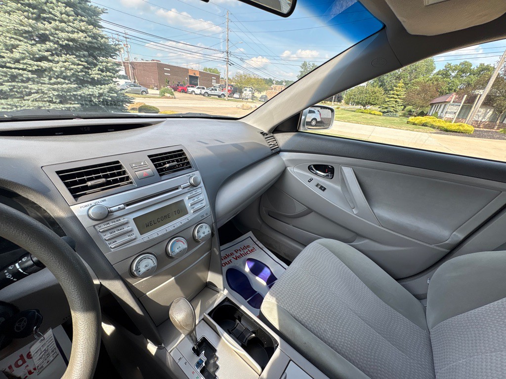 2011 Toyota Camry Image 14