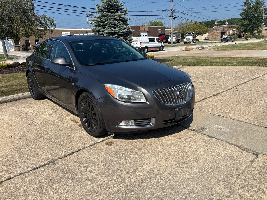2011 Buick Regal Image 1
