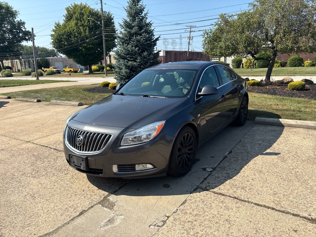 2011 Buick Regal Image 3