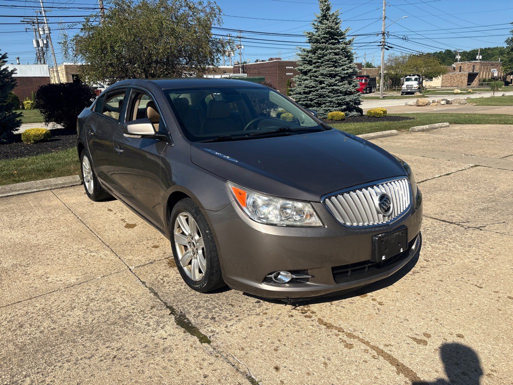 2010 Buick Lacrosse Image 1