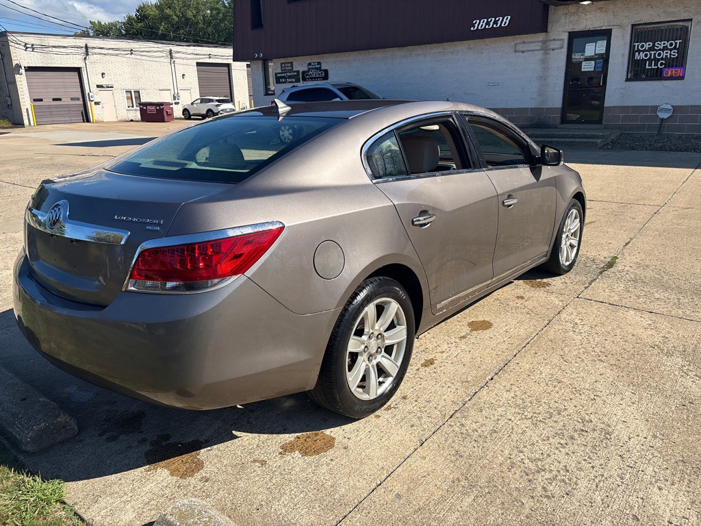 2010 Buick Lacrosse Image 7