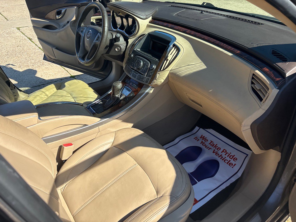 2010 Buick Lacrosse Image 10