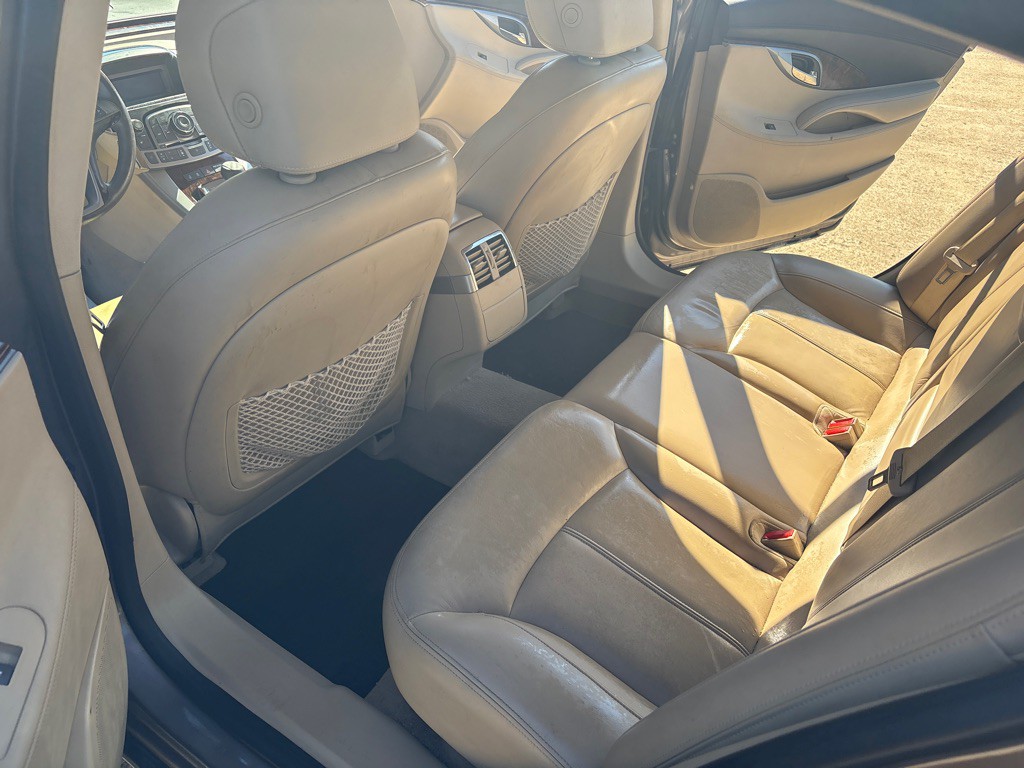 2010 Buick Lacrosse Image 11