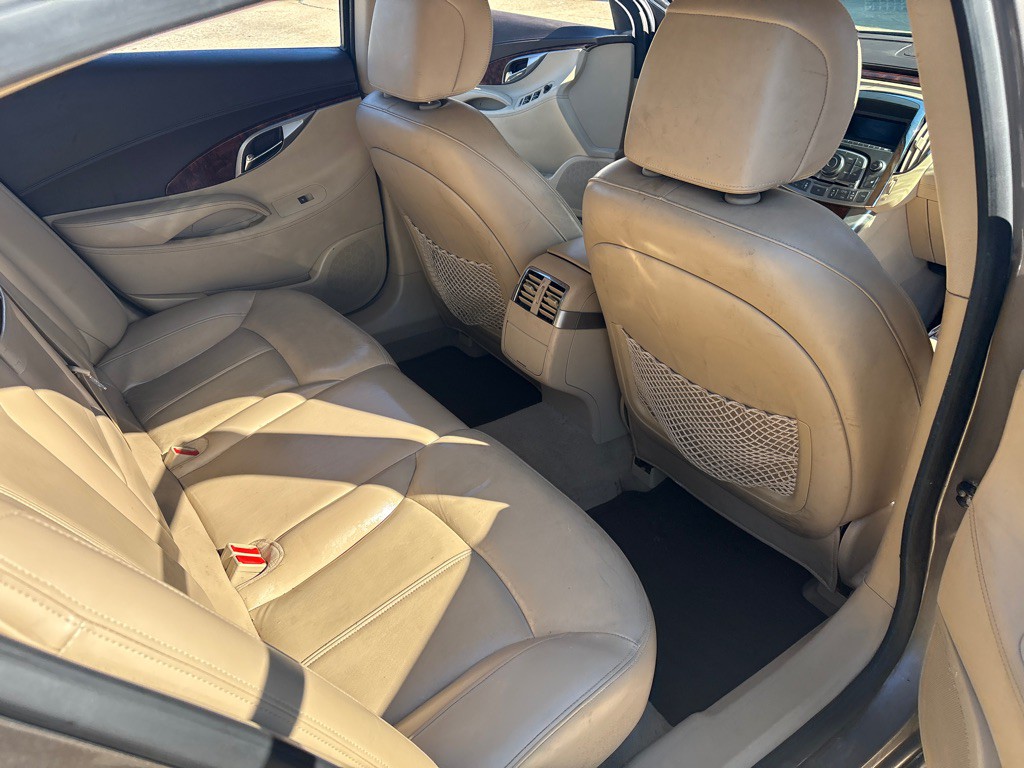 2010 Buick Lacrosse Image 12