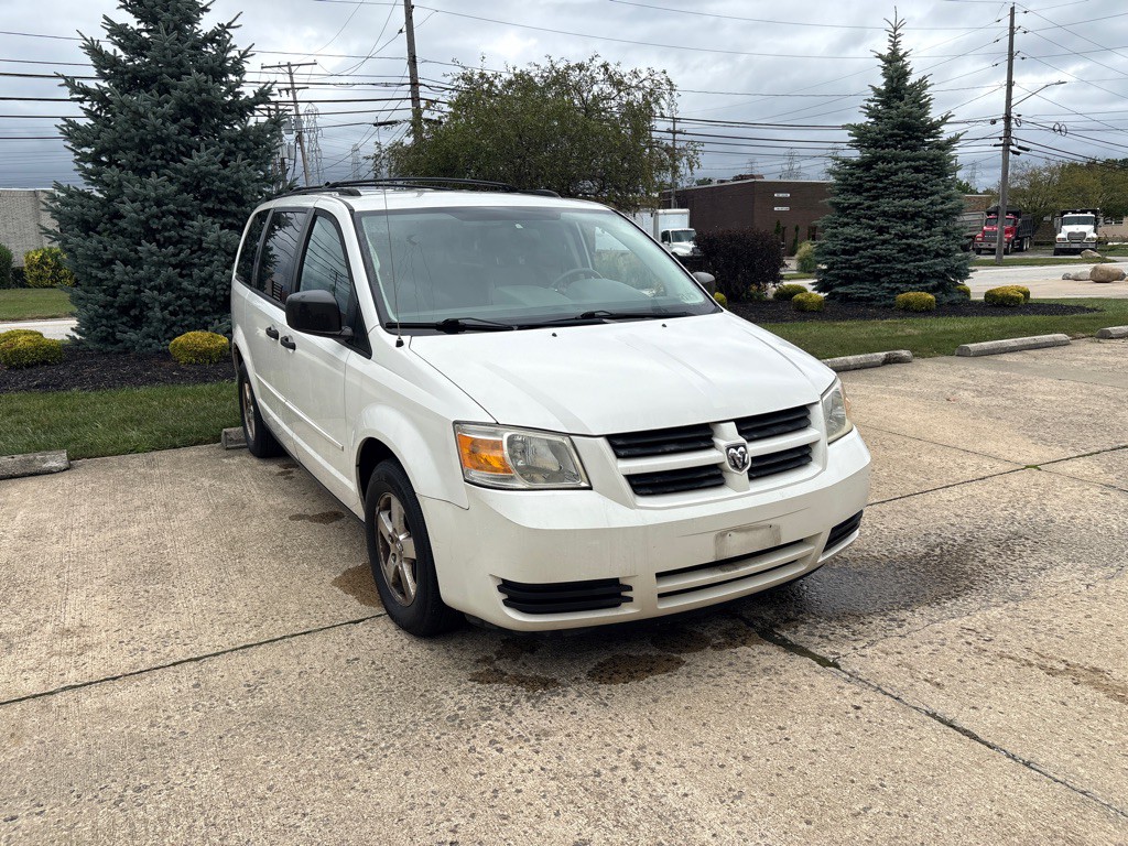 2008 Dodge Grand Caravan Image 1