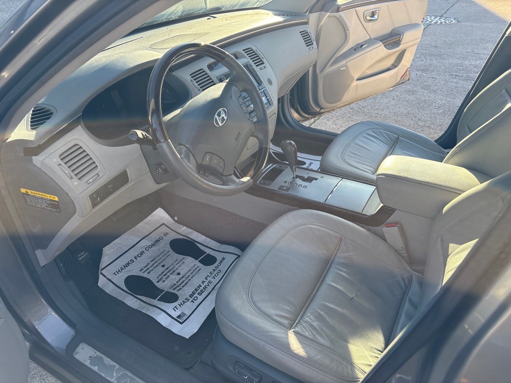 2010 Hyundai Azera Image 9