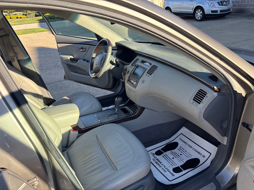 2010 Hyundai Azera Image 10