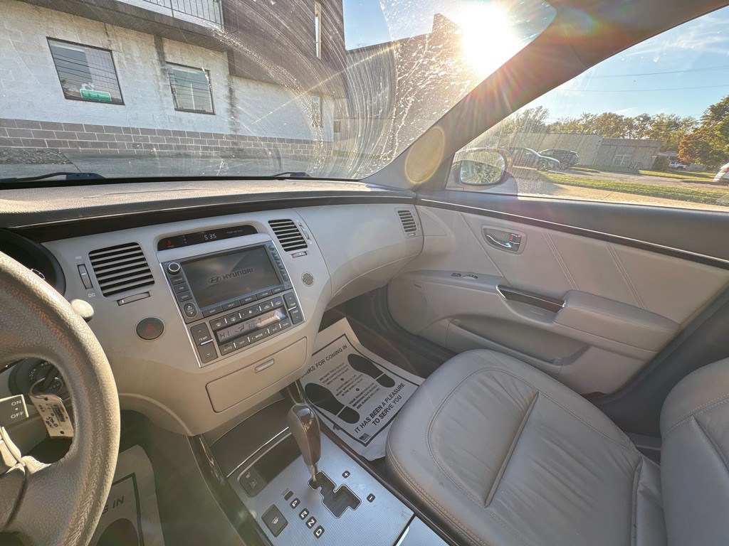 2010 Hyundai Azera Image 15