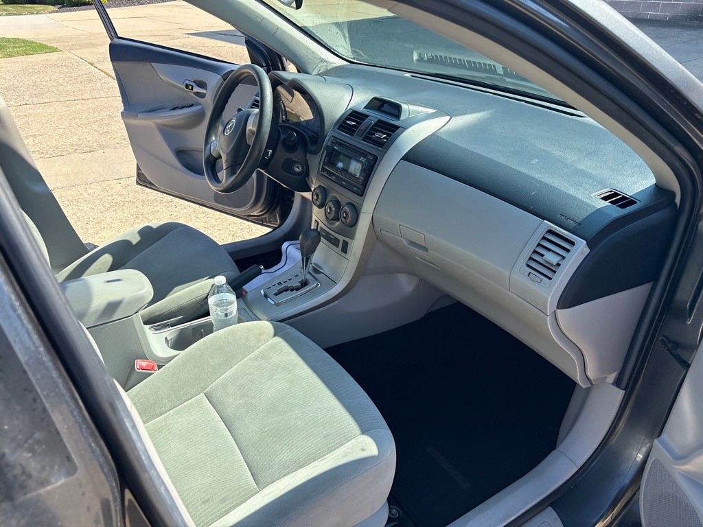 2012 Toyota Corolla Image 10