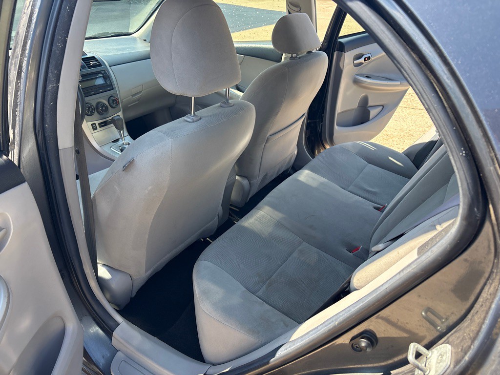 2012 Toyota Corolla Image 11