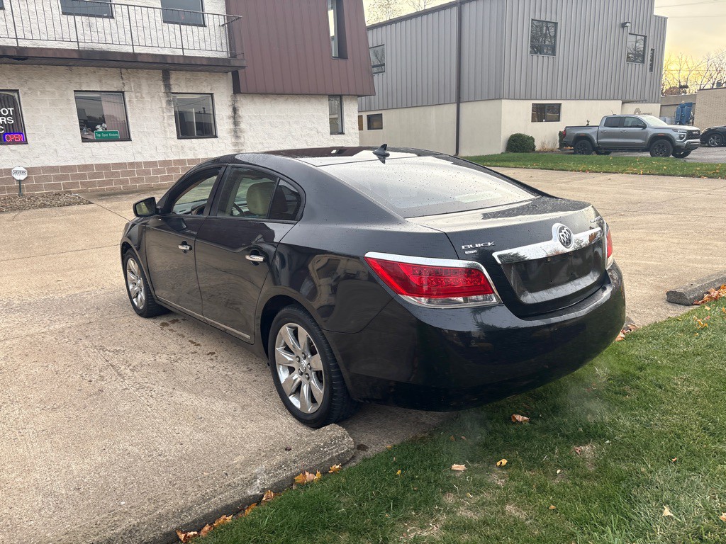 2010 Buick Lacrosse Image 5