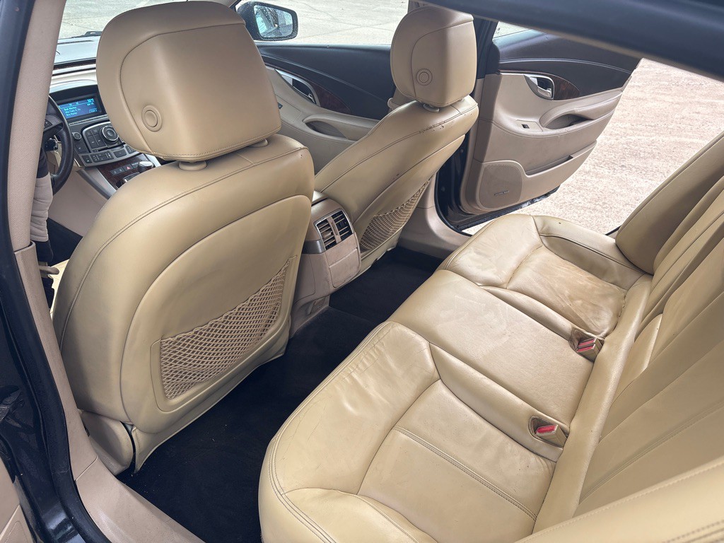 2010 Buick Lacrosse Image 11