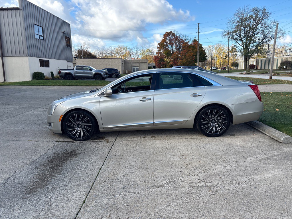 2013 Cadillac XTS Image 4