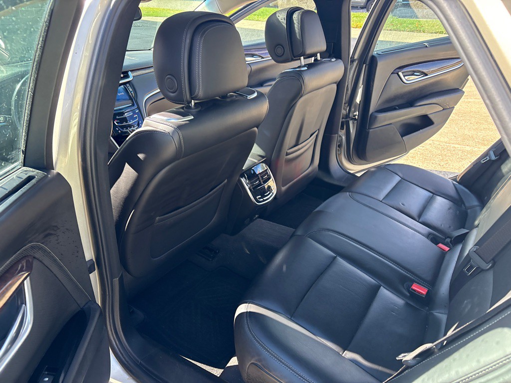 2013 Cadillac XTS Image 11