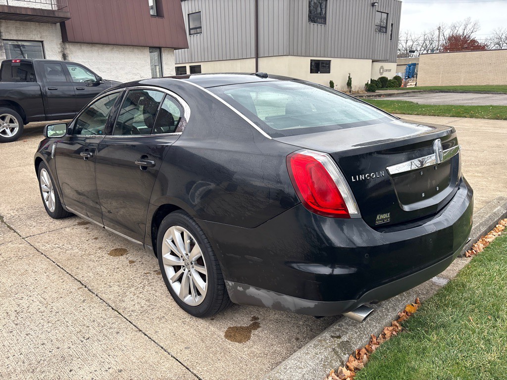 2010 Lincoln MKS Image 5
