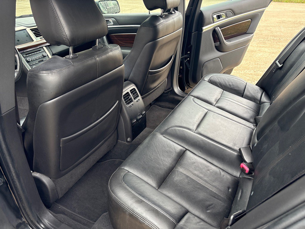 2010 Lincoln MKS Image 11