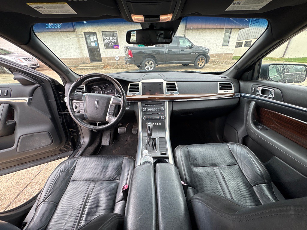2010 Lincoln MKS Image 13